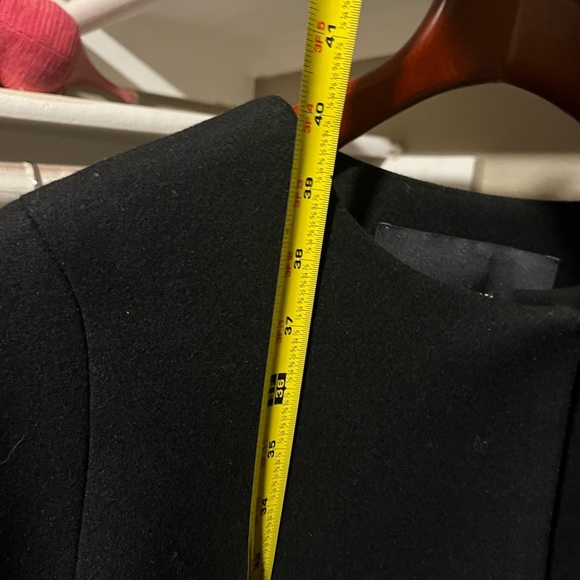 Tara Jarmon Cape - Picture 7 of 8